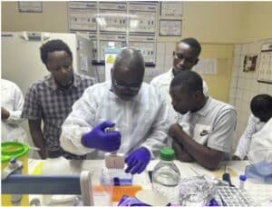 Lire la suite à propos de l’article Formation des biologistes aux méthodes de diagnostic de laboratoire du projet ONE HEALTH COHWA à BANFORA